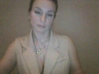 Hey ik ben Nina. Korte intro .. ik ben klein van stuk maar groots in presence, love it. Dominant op een speelse manier.ik hou van nieuwe uitdagingen! Oeh, ik voel de vibes al ..