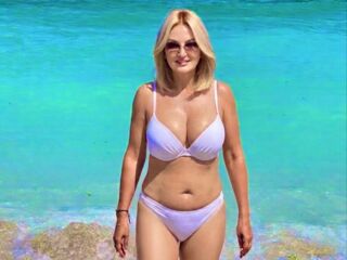 camwhore nude AnneNicolle