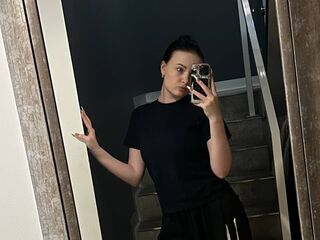 chatrubate cam girl KiraBentley