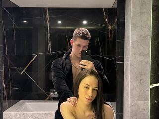 adult couple cam MikeAndAgata