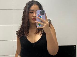 cam girl playing with vibrator AbygailGarcia