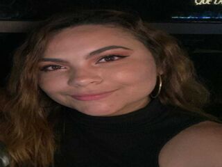 camgirl showing tits AidaWilliam