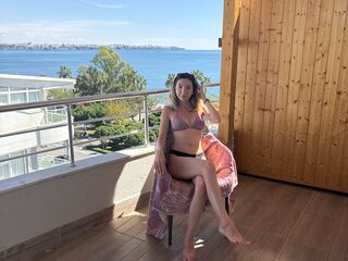 flirt chat room AlyVee