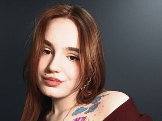 camgirl playing with vibrator AmyRass