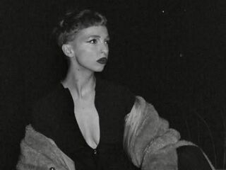 girl topless chat AniKali