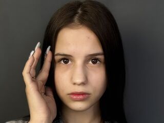 naked cam girl masturbating with vibrator AnnetPintonin