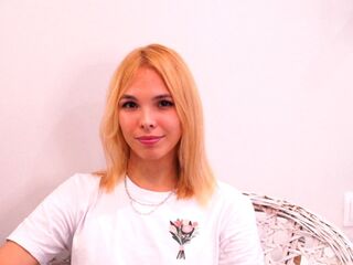 beautiful webcam girl AvelinaRose