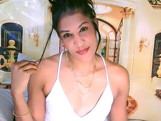 free webcam chatroom AzzyGreene
