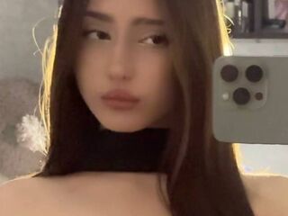 camgirl chatroom BellaJersiquins
