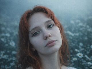 camgirl playing with vibrator BlancheDobrich