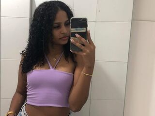 cam girl masturbating with sextoy CamilaHank