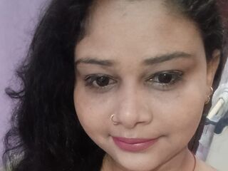 hot cam girl fingering CurvySoniya