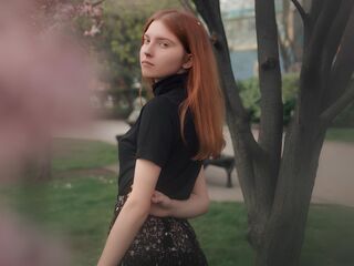 beautiful camgirl CwenFears