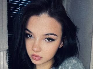 masturbating webcam girl DarciKubas