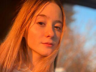 naked cam girl fingering pussy DarlenaBallew