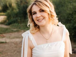 camwhore DemetriceAkpan