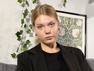 camgirl porn DonellaAndra