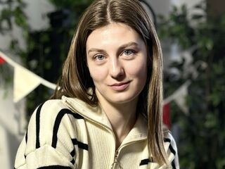 naughty cam girl masturbating with dildo DonnetteHolck