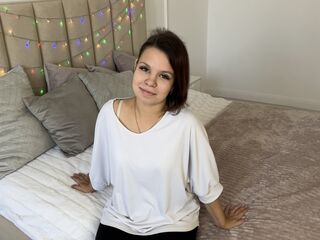 camgirl playing with vibrator DoraTurner