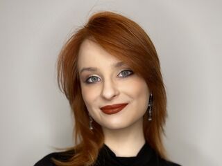 camgirl playing with sex toy DorindaFerroni