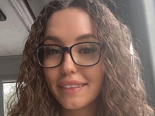 camgirl shaving pussy ElanorSiefke
