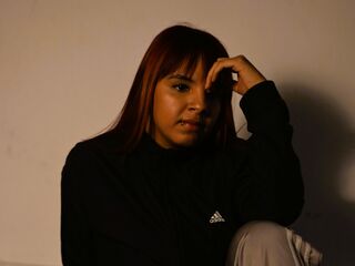 cam girl masturbating with sextoy EliseVargas