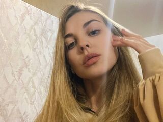 naughty camgirl EmilyHollister