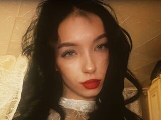 naughty cam girl fingering shaved pussy EvaPerelite