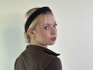 hot girl cam photo EvetteHilado