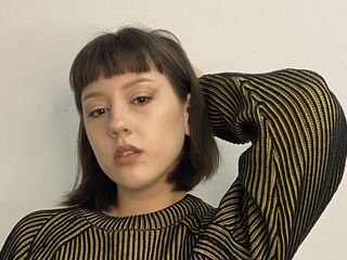 naked webcamgirl photo FannieRasberry