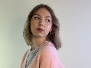 camgirl masturbating with vibrator FeyKalandina