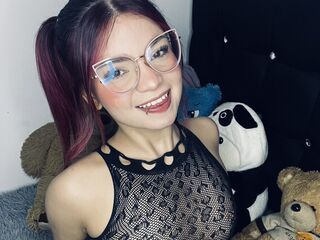 cam girl playing with dildo GiaValmont