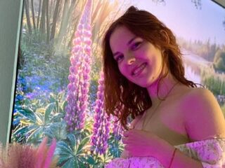 camgirl showing tits GloriaGer
