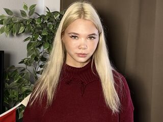 hot cam girl fingering pussy HeideSarkar