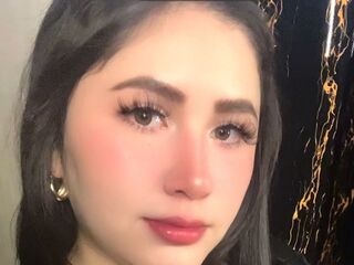 camgirl fingering shaved pussy IsabellaNoriega