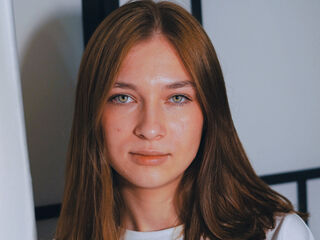 camgirl playing with sex toy JaniceHumprey