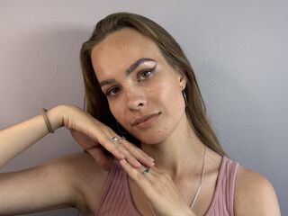 webcam strip tease show JerilynMominee