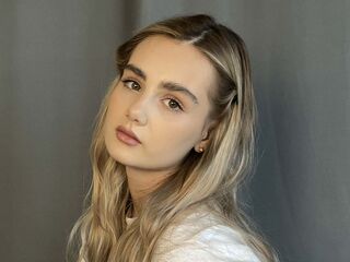 nude webcamgirl JewellTrojecki