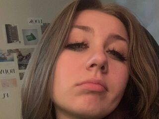 naked camgirl masturbating KatiesPiers