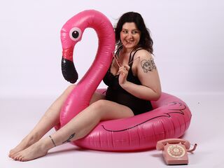 hot cam girl fingering shaved pussy KiraKovall