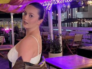 webcam strip tease show KyleeBig