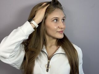 real live cam LatrinaBrounson