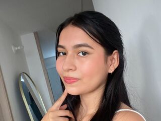 hot cam girl fingering shaved pussy LilaDreams