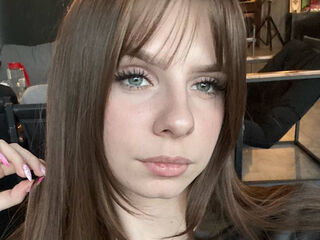 cam girl playing with dildo LoiseHarington