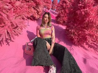 beautiful girl LouveniaPranger