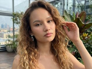 naked camgirl masturbating MaliaUcci