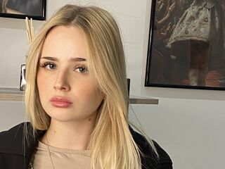 webcamgirl MarnieRhyner