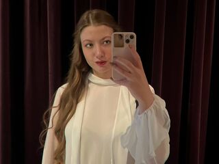 beautiful camgirl MeridethYaffe