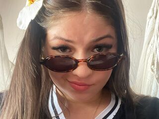 camwhore masturbating with vibrator MiaCelezte