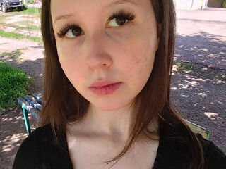 chat with cam MonicaKim